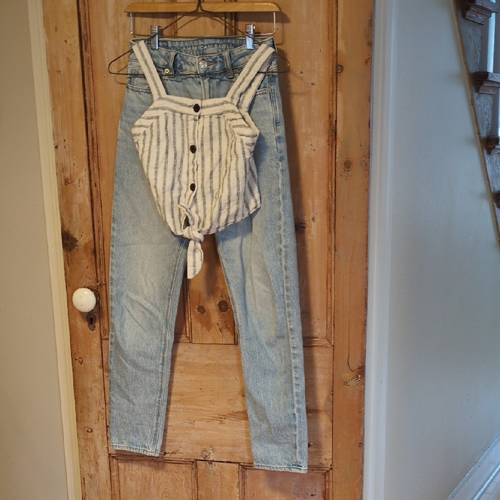 American Eagle Outfitters Light Blue High-Rise Women’s Jeans